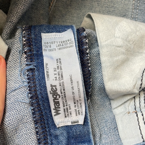 SOLD Wrangler Cowboy Cuts - Picture 4 of 4